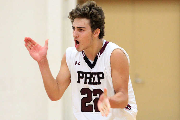 _TheOZone's tweet photo. St. Joe's Prep's Trevor Wall chipped in 7 of his 10 points vs. Roman Catholic in the first half. He added 4 boards, an assist and a steal. His second-quarter, 3-point play gave the Hawks a 14-12 edge. https://t.co/geeqy5lTVZ