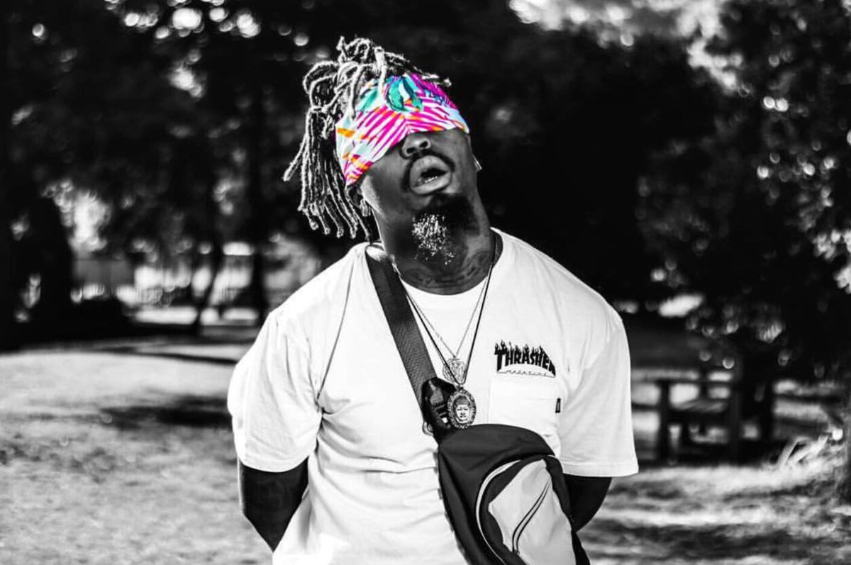 organicmag_'s tweet image. @StiloMagolide_ presents #AMinute official music video featuring @JayClaud3 

WATCH NOW ON YOUTUBE:

youtu.be/HMx-Jo-apC4