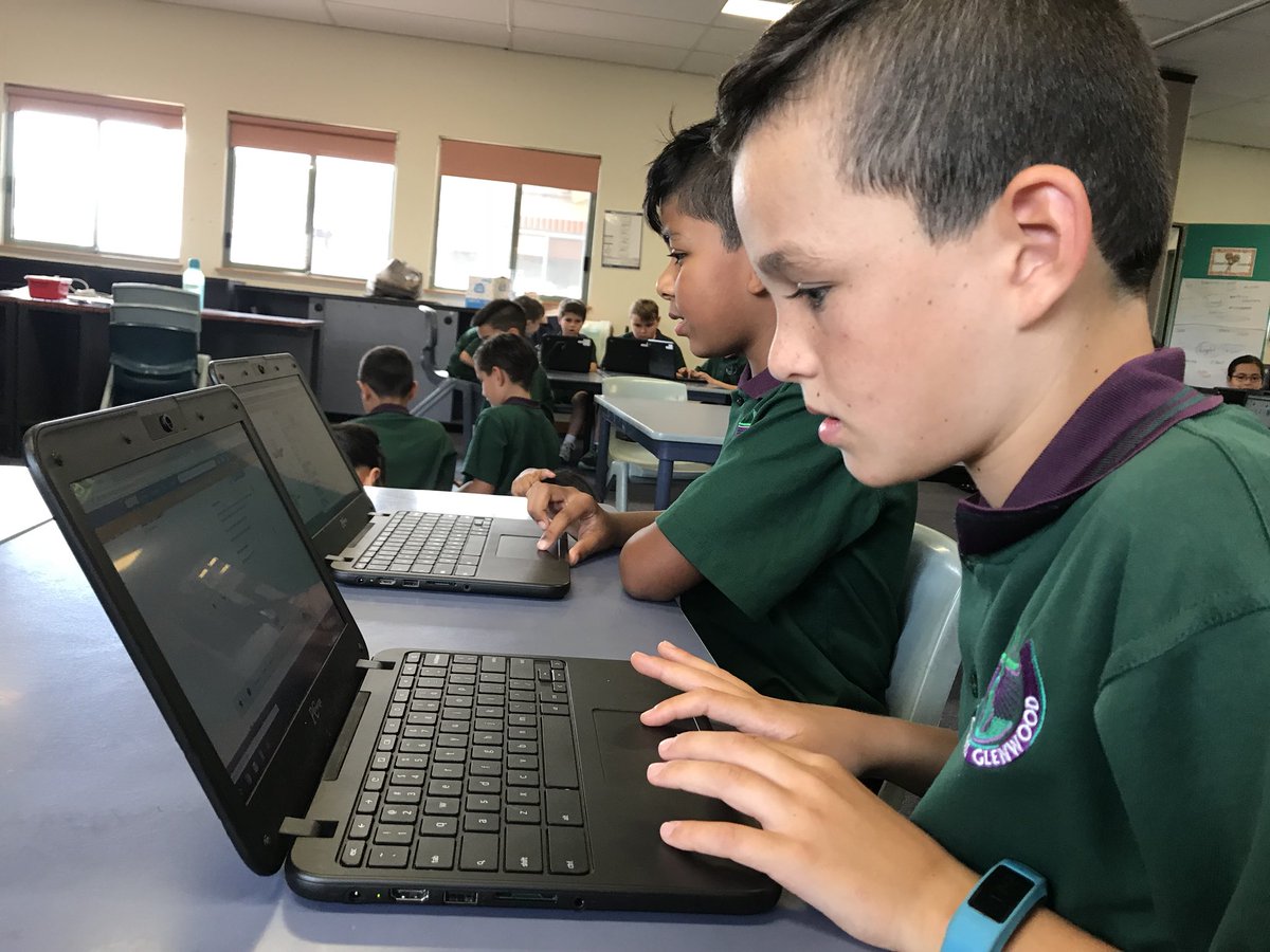 holycrossglen's tweet photo. Another week of lunchtime coding #codingcrew https://t.co/wLW9YFXm60