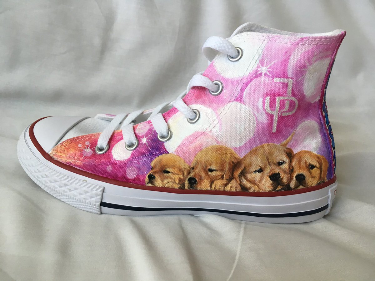 lisa_desouza's tweet image. My second pair of @SupershoesUK have been delivered, I hope they were loved. I adored painting these #Supershoes #childhoodcancer #retweet #charity #empoweringchildren #sponsor