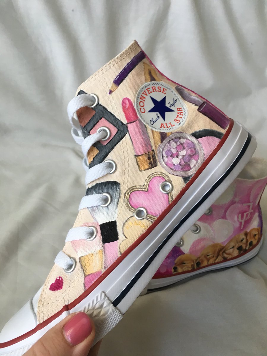 lisa_desouza's tweet image. My second pair of @SupershoesUK have been delivered, I hope they were loved. I adored painting these #Supershoes #childhoodcancer #retweet #charity #empoweringchildren #sponsor