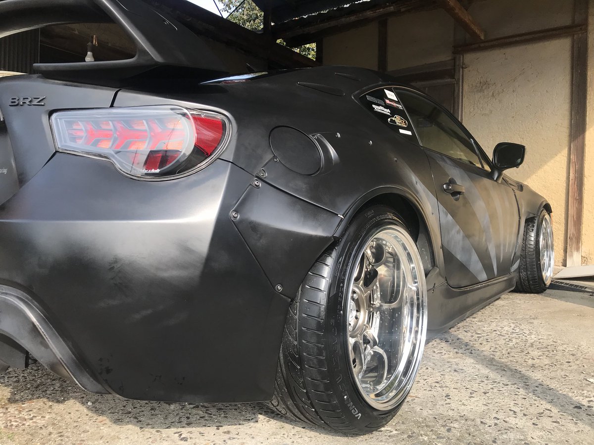 池内 Twitterissa めっちゃ久々 秋以来 に洗車をした ボディは裏ワザ で艶戻ったが ホイールの汚れが固着して取れん ピカールで磨いてみたけど 取れん つぎは何使うか ボディとホイールのビフォーアフター 洗車 手洗い 後日天気崩れる ボディ マット 池内 Twitterissa めっちゃ久々 秋以来 に洗車をした ボディは裏ワザ で艶戻ったが ホイールの汚れが固着して取れん ピカールで磨いてみたけど 取れん つぎは何使うか ボディとホイールのビフォーアフター 洗車 手洗い 後日天気崩れる ボディ マット