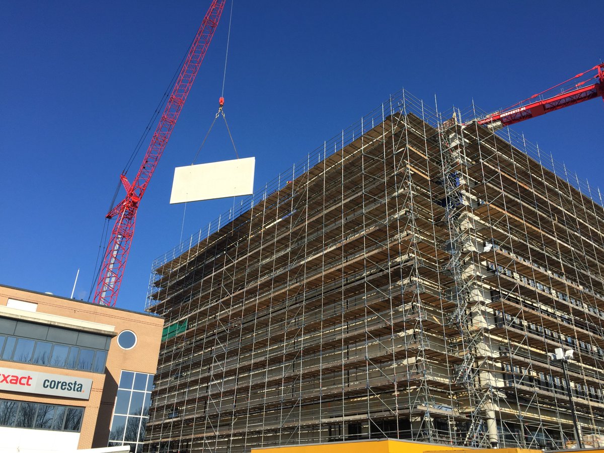 Houta bouwt aan de uitbreiding van het bedrijfspand van Prodrive Technologies in Son met een splinternieuw gebouw van zeven bouwlagen van elk vijf meter hoog. Zo ontstaat er een gestapeld productiebedrijf met ca. 21.000 meter vloeroppervlak.