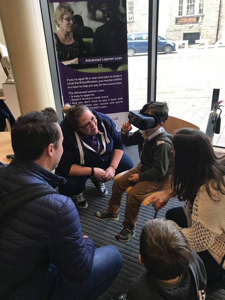 O2Careers's tweet image. Pop into an #O2SOTF where our #O2Guru can show you how to bring technology to life. o2.uk/mWpMb8 #DLDay