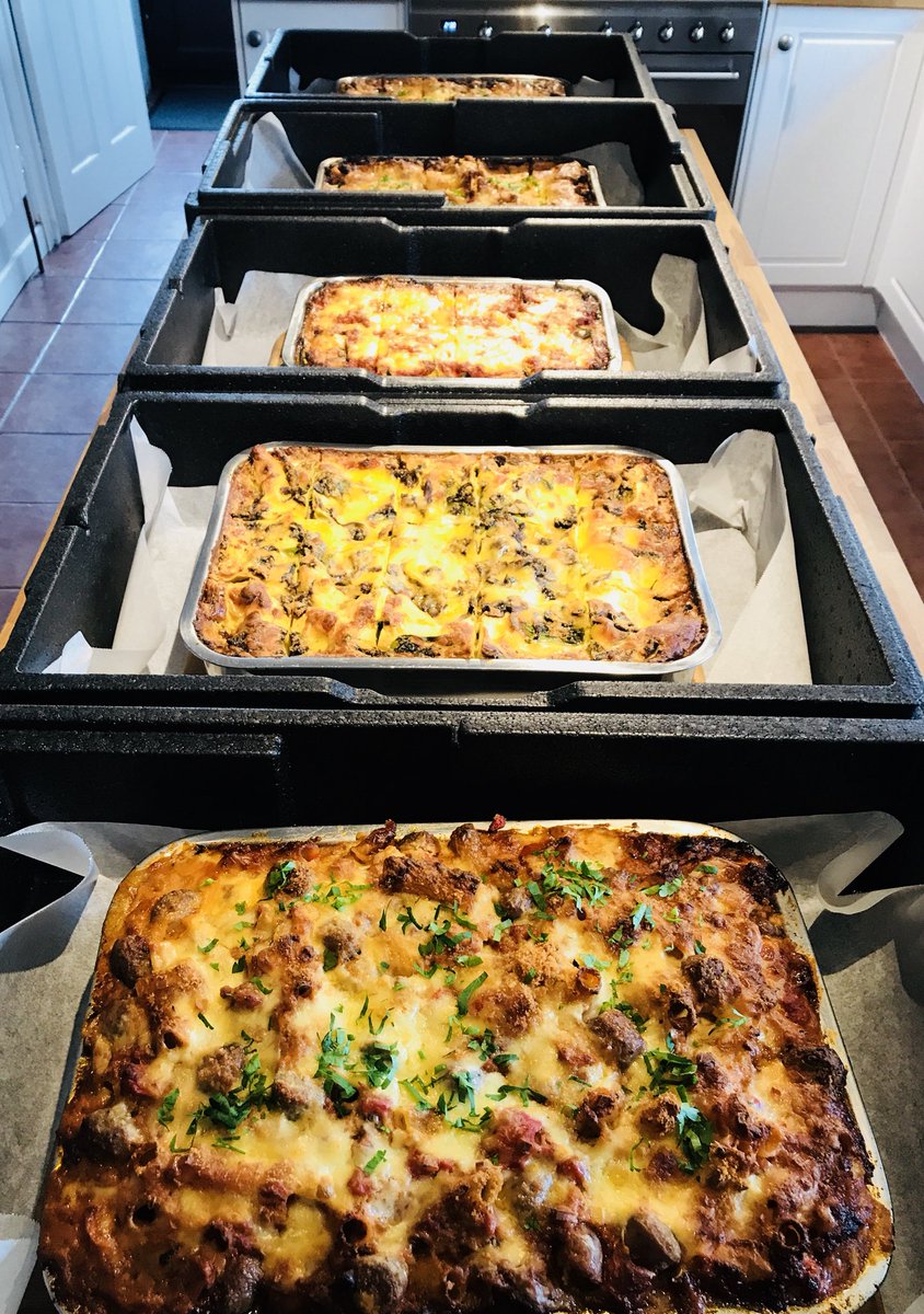 BakedByRomanos's tweet photo. Off to deliver some delicious food for a corporate lunch... Yes, we do that too😊Enjoy!
#corporateevents #corporatelunches #corporatelunch #officelunches #deliciousfood #lunches #lunchesofinstagram #localfood #cambridgeuk #cambridgefood https://t.co/Kk7gIIDeAQ