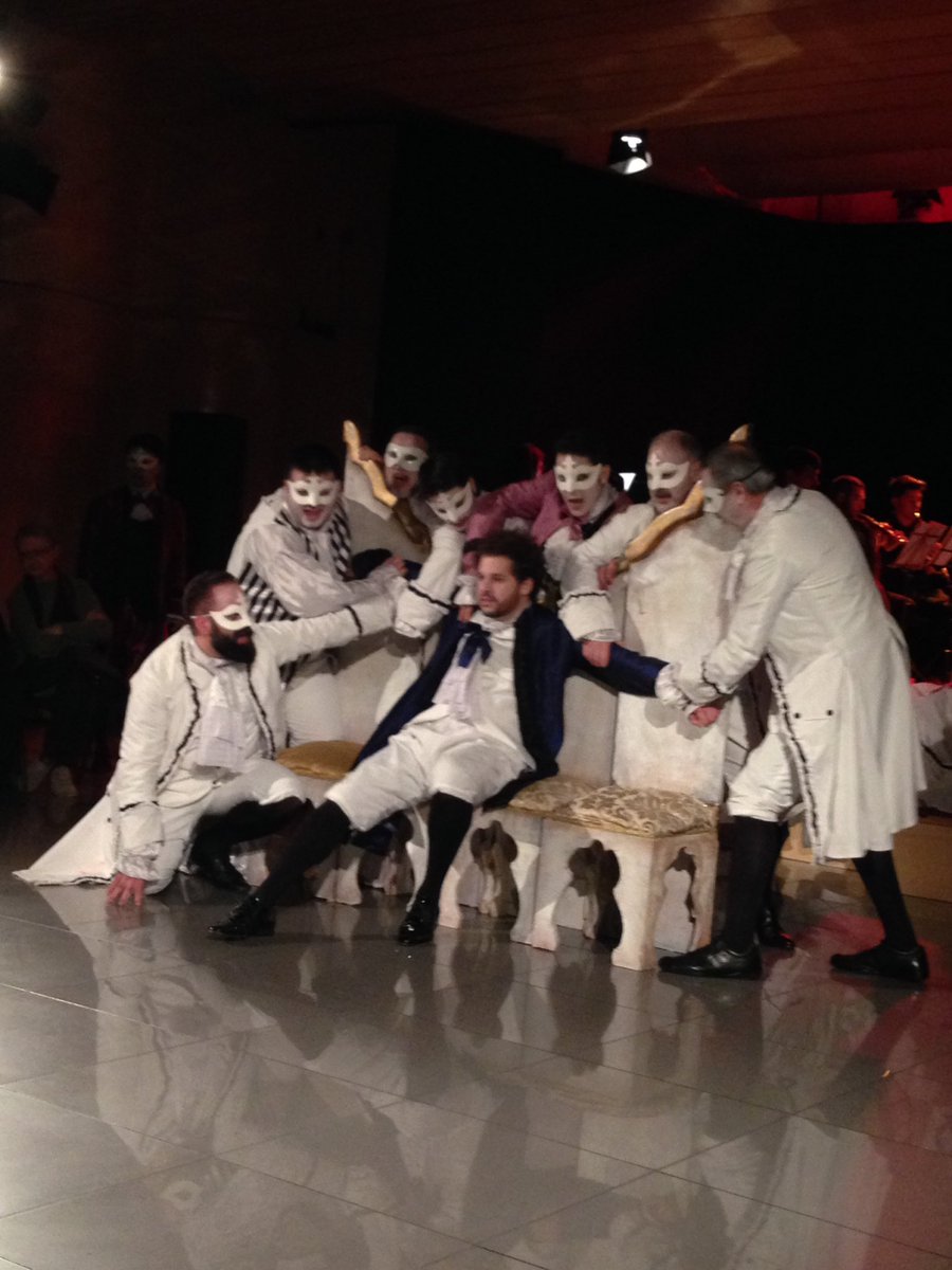 La #Traviata che #GiuseppeVerdi non voleva quella che la #censura impose di rappresentare in costumi del #700 per non scandalizzare il pubblico del 1853 Suona moderna nella versione #lowcost di <a href="/voceAllOpera/">VoceAllOpera</a> con la regia di #LucaBaracchini a Milano La racconto su <a href="/Avvenire_NEI/">𝐀𝐯𝐯𝐞𝐧𝐢𝐫𝐞</a>