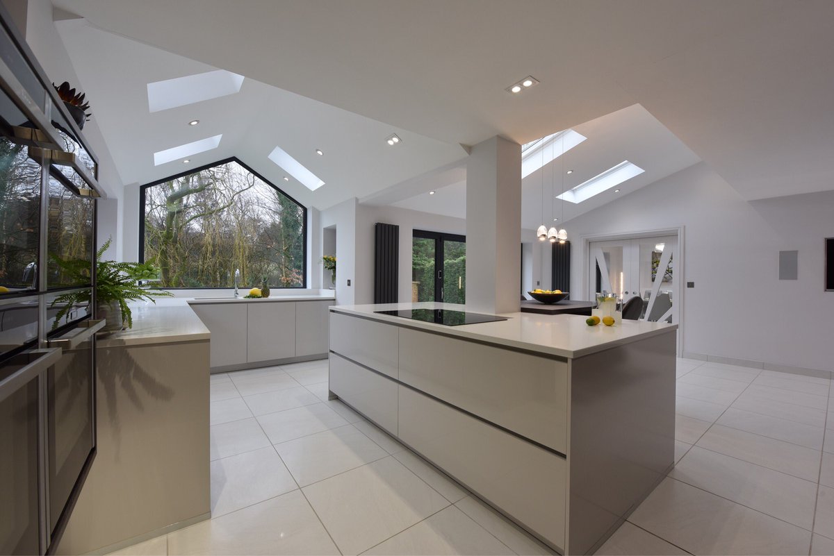 DBKitchens's tweet photo. Have a look at this fabulous kitchen, loads of storage & appliances neatly tucked away with worktop space for a passionate cook #dreamkitchen #kitchengoals #featurewindow #roomwithaview #manchester @NeffAppliances #hiddenstorage #breakfastunit #kitchen #floatingunit https://t.co/fwloxQpPom