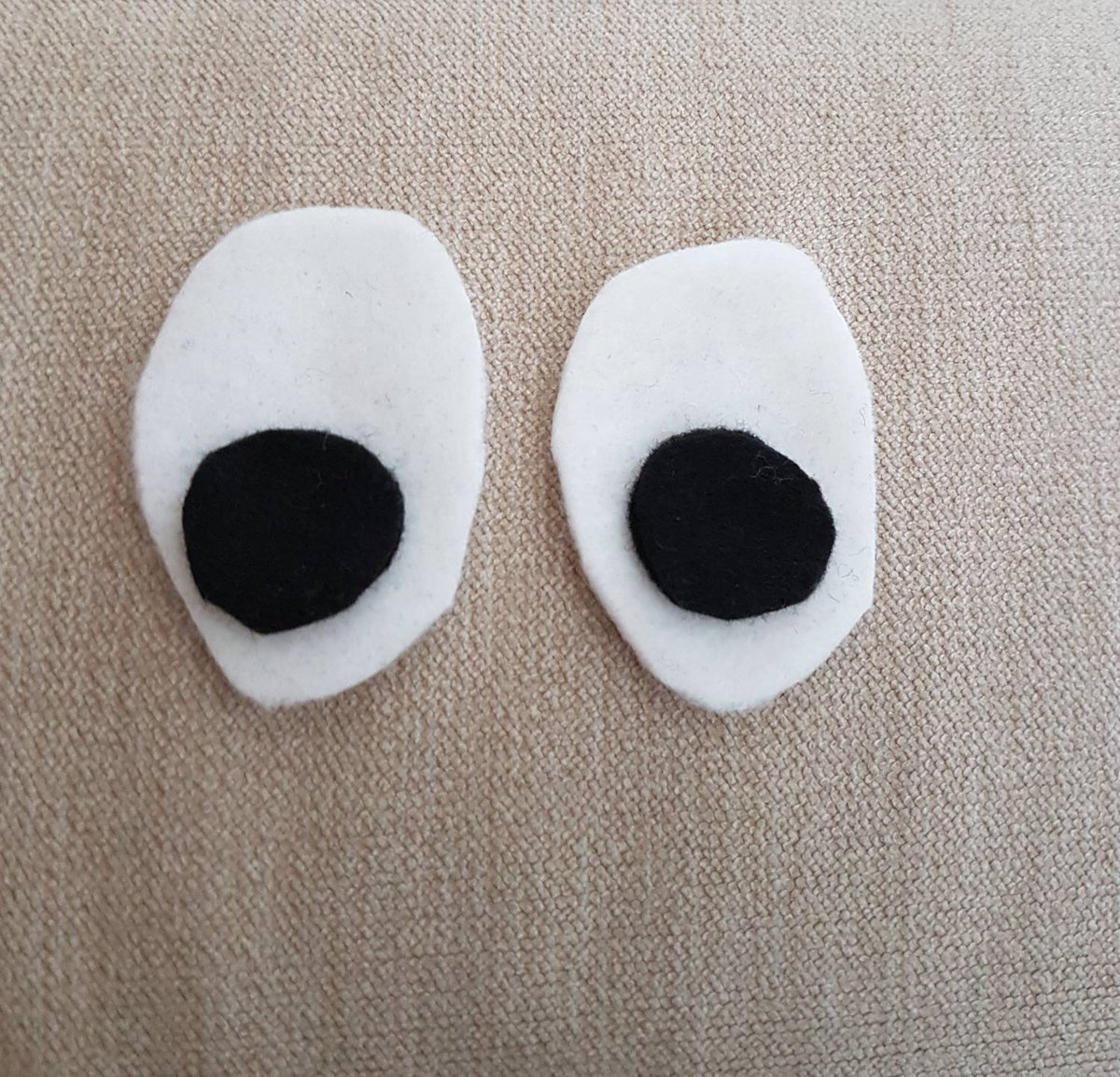 spanglies_uk's tweet photo. Here's looking at you kid #eyes #pupppets #getyourcreativeon https://t.co/ox8t2mfvNL