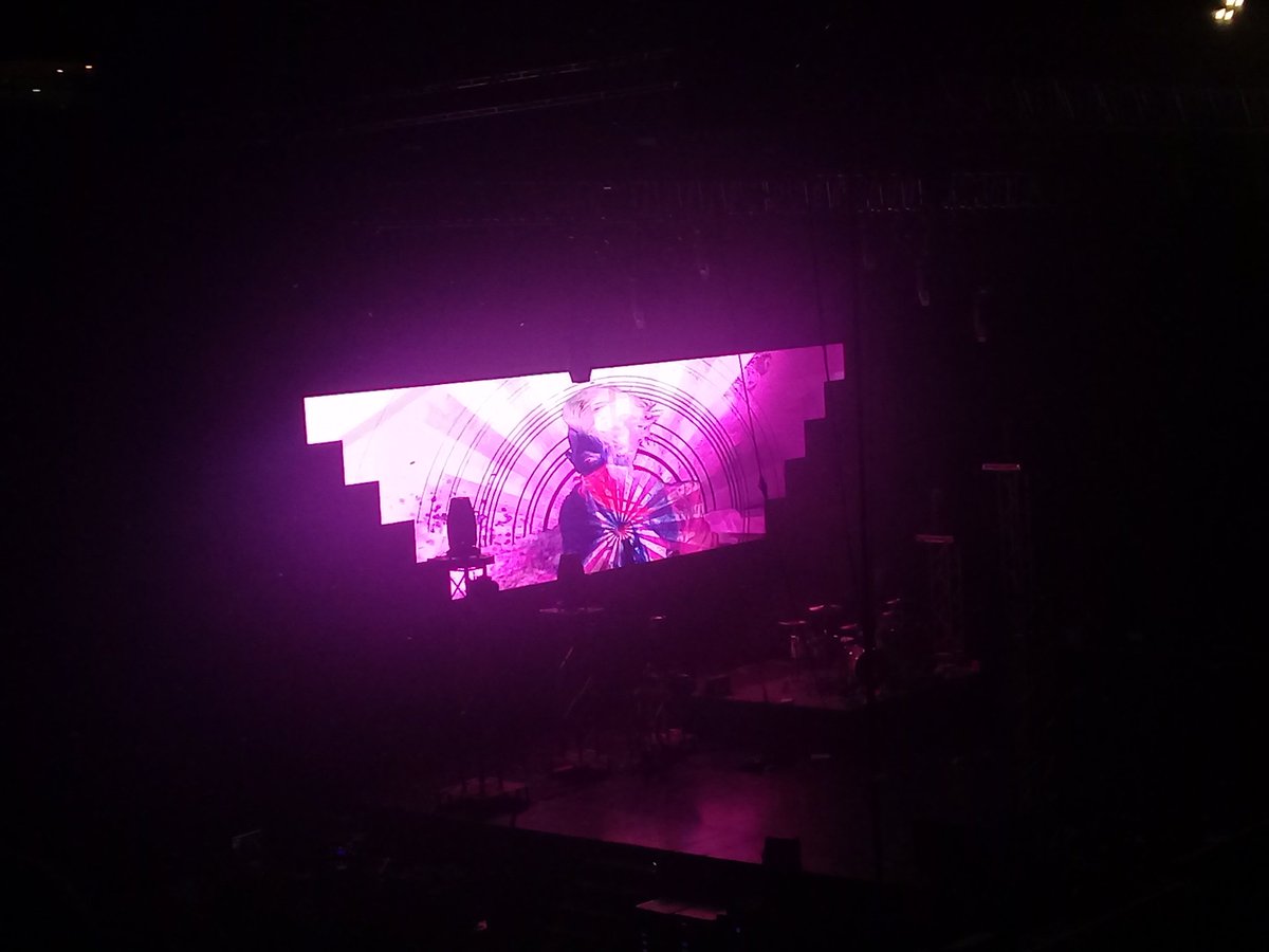 qrsthueywxyz's tweet photo. HAPPY #ATLinMNL2017 #ATLxAII DAY! IT'S BEEN 6 MONTHS SINCE I SAW @AllTimeLow and @ASITISofficial PERFORM LIVE. IN COMMEMORATION, HERE ARE SOME PICS FROM THE SHOW 🤘♠ https://t.co/CQ1Lr0OUst