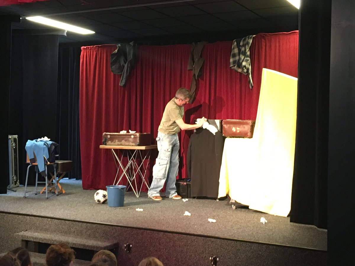 Grandioze opening <a href="/obsdebrink/">Obs De Brink</a> en @ECAEmmen van het #podium met dank aan <a href="/Rotary/">Rotary International</a> #onderwijs #theater @OOEmmen #wereldtijd