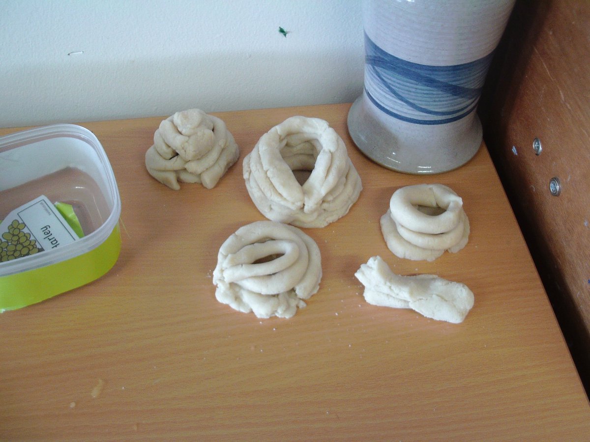 Making clay pots in our Read Write Inc. phonics sessions, great fun ! #RWI