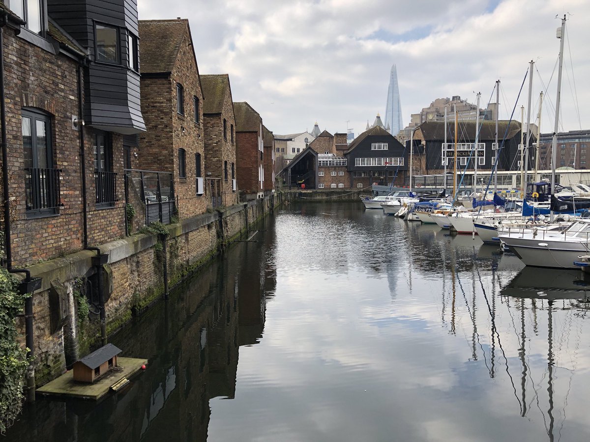 TomBoston's tweet photo. Property to rent in central London. Dockside views. Zone 1. £1500 PCM. Borrowers only. No pets. #LondonLife https://t.co/xjwzSqPNd4