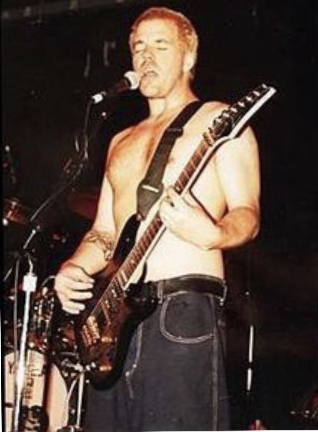 Happy birthday to the legend, Bradley Nowell 