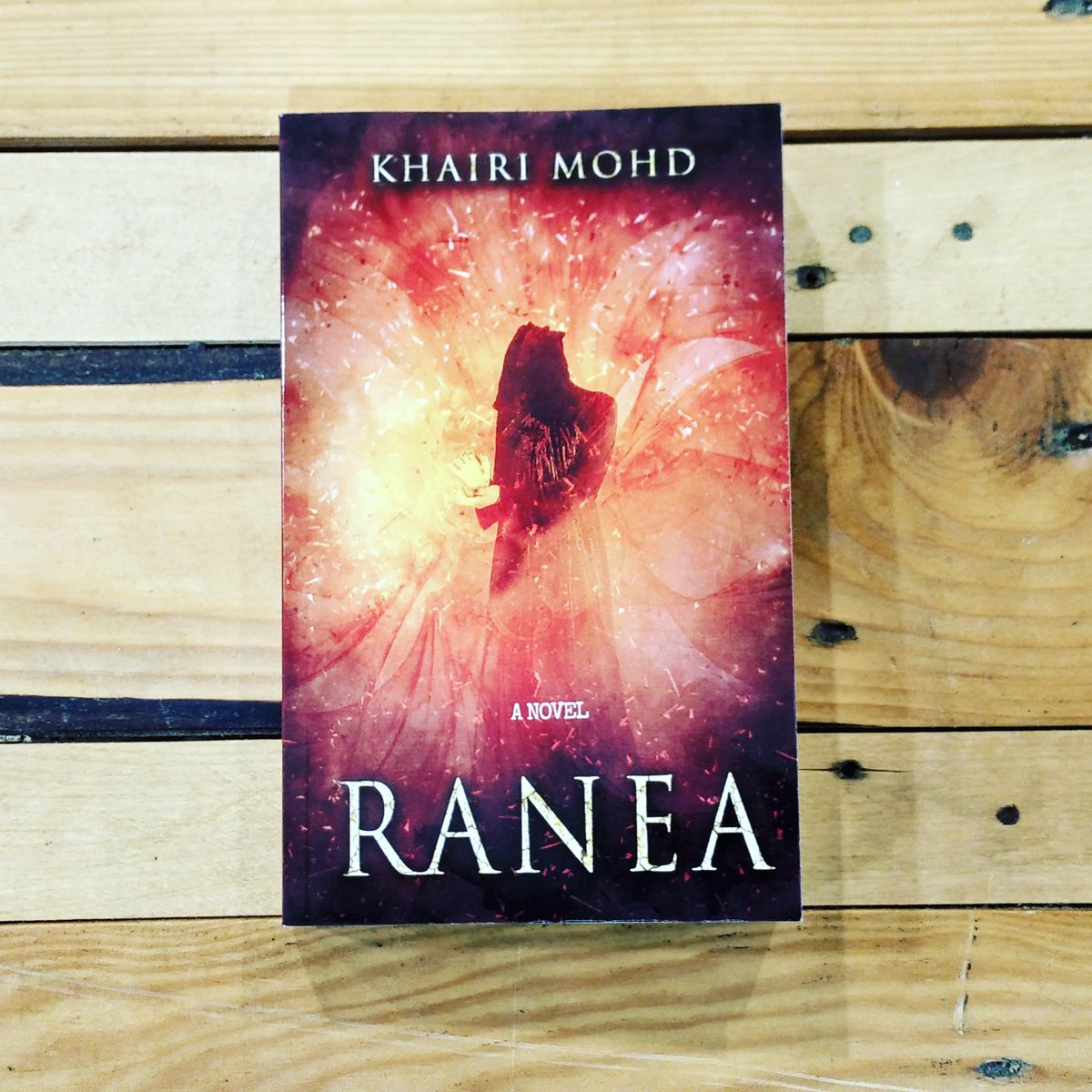 KedaiFixi's tweet photo. #RANEA yang merupakan sambungan kepada novel #KASYAF terbitan Fixi satu ketika dahulu kini boleh didapati di Kedai Fixi. 
#RANEA oleh @1khairimohd = RM26 https://t.co/6QsqlPQjYR