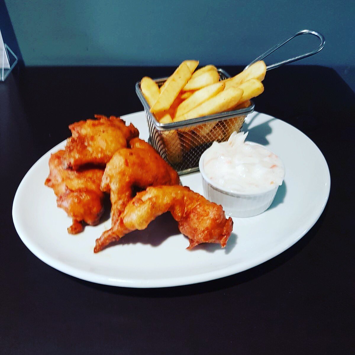 thekingharold's tweet photo. KFC have run out of chicken...but we haven't!!! Thursday Special- Spicy Tempura Chicken Wings, Chips &amp; Coleslaw. ￡5.95 https://t.co/Jt9Ew08KnR