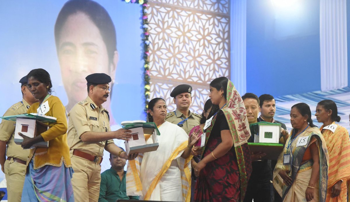 MamataOfficial's tweet photo. Today, I attended a government public distribution programme in Hemtabad, Uttar Dinajpur. My latest FB post >> https://t.co/ZqqFmc5Owl https://t.co/BvZQfnTq59
