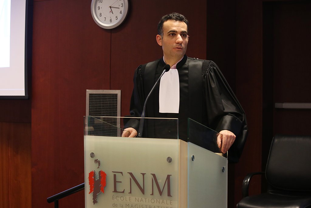 ENM_France's tweet photo. 1ère partie du témoignage de 2 élèves magistrats de la #Promo2017 sur la période d’études à l’#ENM : déontologie, mises en situation, boîte à outils &amp; méthode... https://t.co/CDb1n9NFqv https://t.co/DjpU8wJAhs