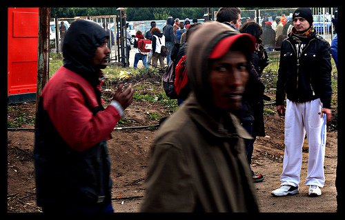 sarabattaglia_7's tweet photo. ATTENZIONE:
Squadracce rosse, sorci dei centri sociali, gruppi "antifa", antagonisti si stanno organizzando con la mala vita africana e sono pronti alla guerriglia https://t.co/ZzHg4pK3vh