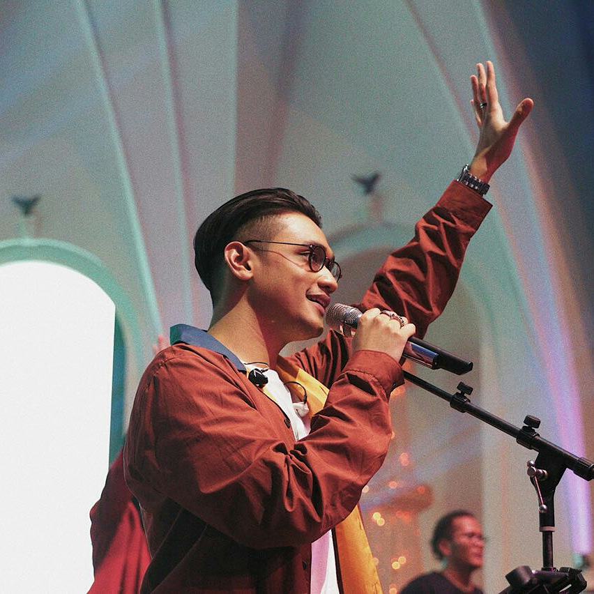 TrinityOptimaP's tweet photo. #TOPACTIVITY
Suasana press conference & showcase 'HEAVEN' yg berlgsg di THE PALLAS kemarin 💕
Pada hari yg bersamaan pula @afgansyah_reza tlh merilis alb 'DEKADE' yg bisa kamu dapatkan di gerai KFC & dengarkan jg di semua digital music streaming 🎉
#Afgan #Dekade #Afgan1Dekade https://t.co/9lqu7dCKs9
