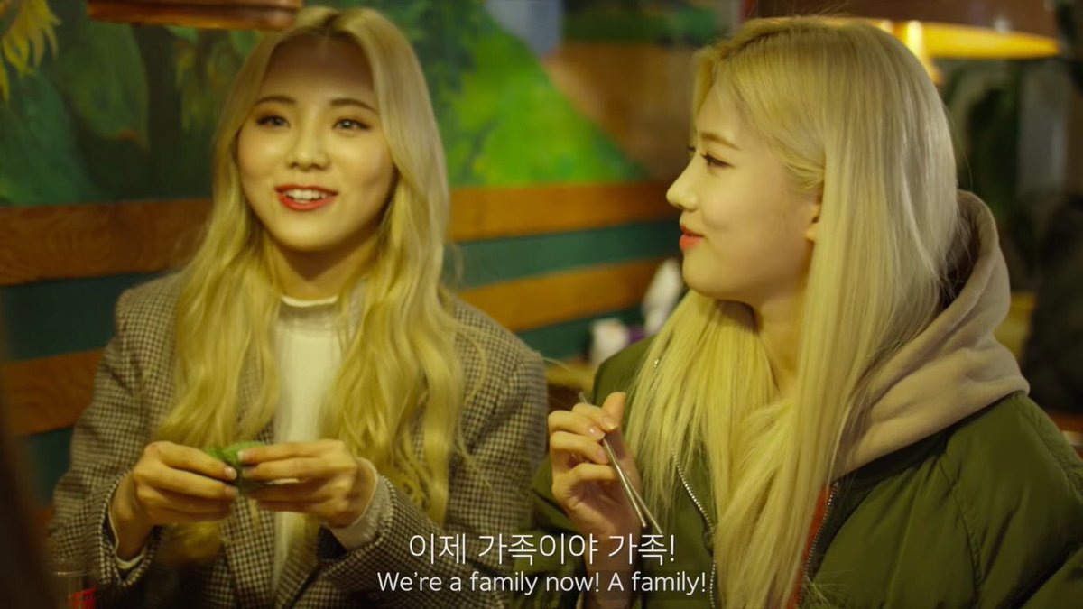 lipdoingthings's tweet image. kimlip with her FAMILY (2018)