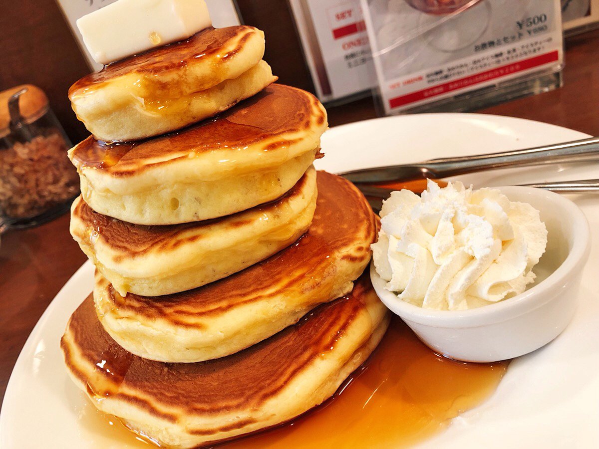 muni_gurume's tweet photo. 【ミモザ】
@浅草

ボリュームたっぷりの5段重ねパンケーキを食べられるお店。
頂上にはカルピスバターが溶けだしており、メープルシロップと混ぜ合わると奇跡のハーモニーが生まれます🎶
この大きさで720円とリーズナブルです✨ https://t.co/ctVo7cDUCy