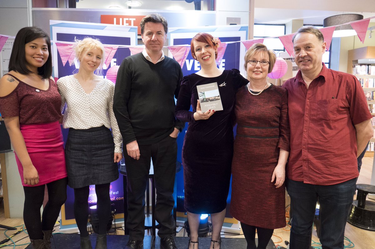 CommaJane's tweet image. Assembly Lines is officially published @BloodaxeBooks today. Go, go little book!

Order here: bloodaxebooks.com/ecs/product/as…

Sharing a few photos from the wonderful launch @VervePoetryFest (with thanks to @JerwoodCF @MsJoyFrancis) #comptonpoetry