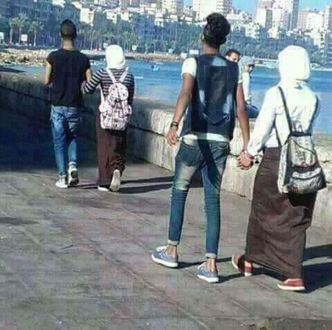 عندما كنت صغيره كان والدك يخاف على قدميك من الطين  👩‍⚕️فلا تضعي رأسه في الطين عندما تكبري 👩‍💼😠
