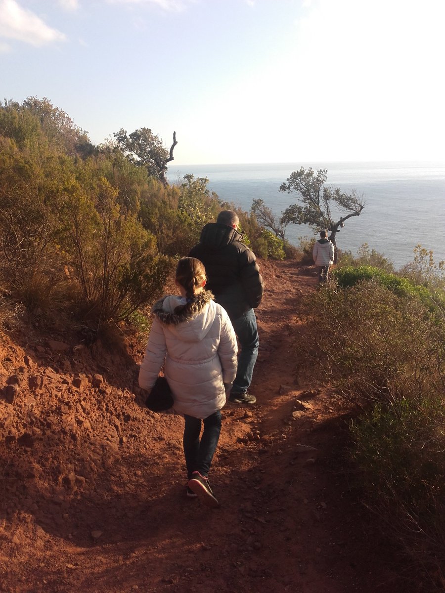 bormestourisme's tweet photo. On fait quoi pendant les vacances d'hiver👪? Ne cherchez plus on vous a concocté un petit article sur notre blog  avec quelques idées pour occuper vos chères têtes blondes sur #Bormeslesmimosas et ses environs😍!#Kids  
👉 https://t.co/XKZCoCZI0u https://t.co/sgDJaVgPjF
