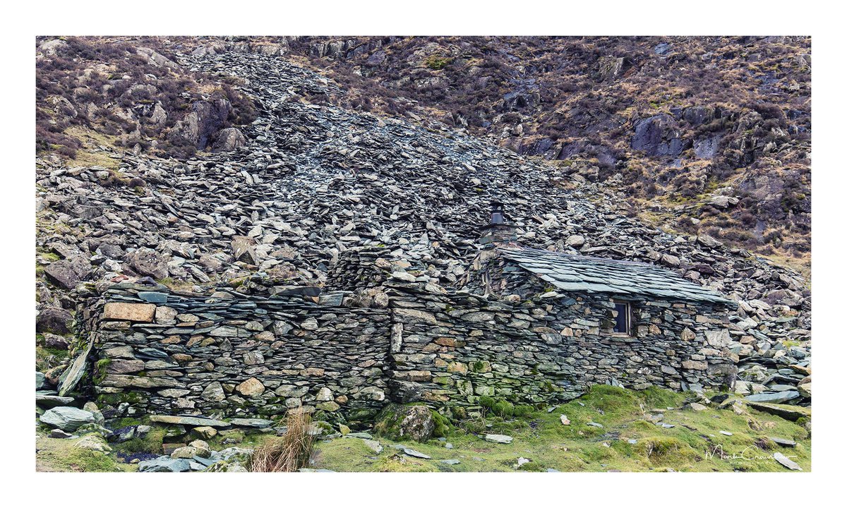 CumbriaIsOpen's tweet photo. #cumbriaisopen RT @MCPhotography73 "Bothy View Over Buttermere @TSBatty1 #warnscale #warnscalebothy #LakeDistrict #landscapephotography #bothy #buttermere https://t.co/Se8aMLwcZS" #notjustlakes