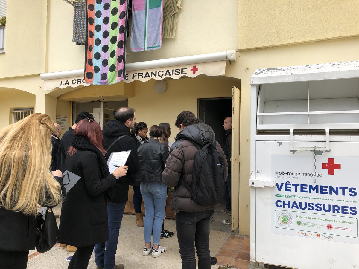 AmandineBrincat's tweet photo. En direct de @CarrosCrf avec les étudiants de @ecoledeconde #Nice06 en Conception d’espace pour rencontrer @arnaud_strina et proposer un réaménagement du local au service des bénévoles et bénéficiaires #rdvclient #relevé
À suivre 😉 https://t.co/GvGDaPwZzo