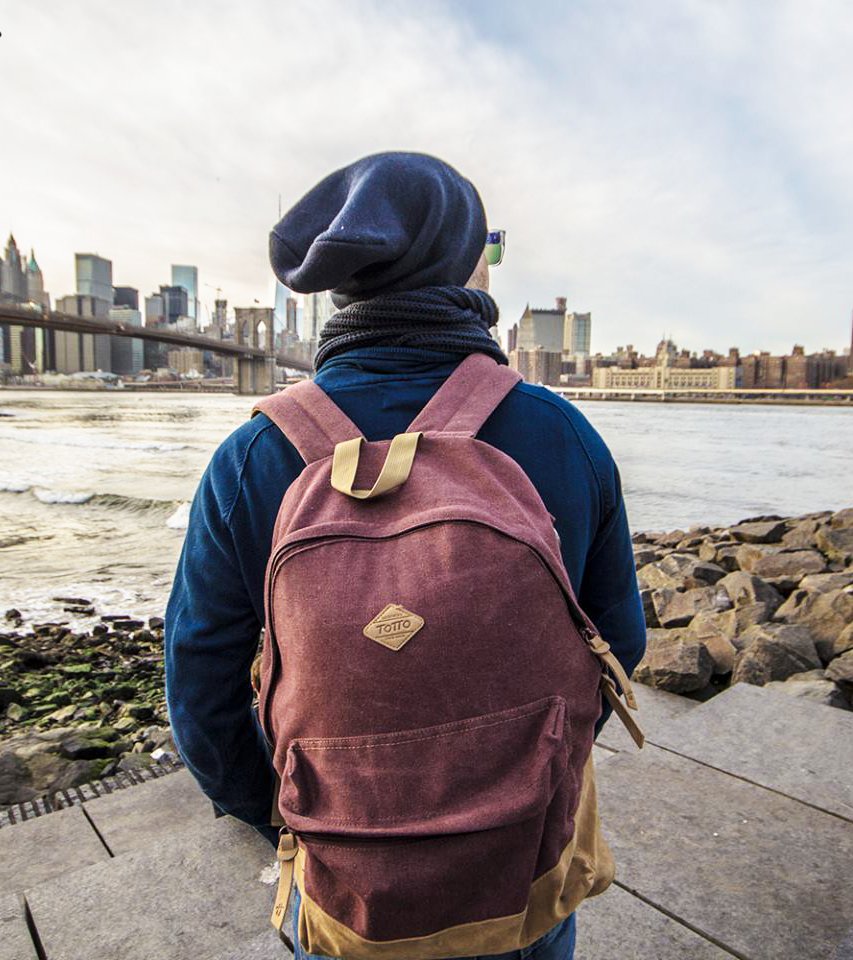 TottoEspana's tweet photo. Confirmado. #NuevaYork es más bonita con una #mochila TOTTO 📸  @mola_viajar #TOTTOxElMundo #MolaViajar #NY #travel #trip https://t.co/RIjSITSIKk