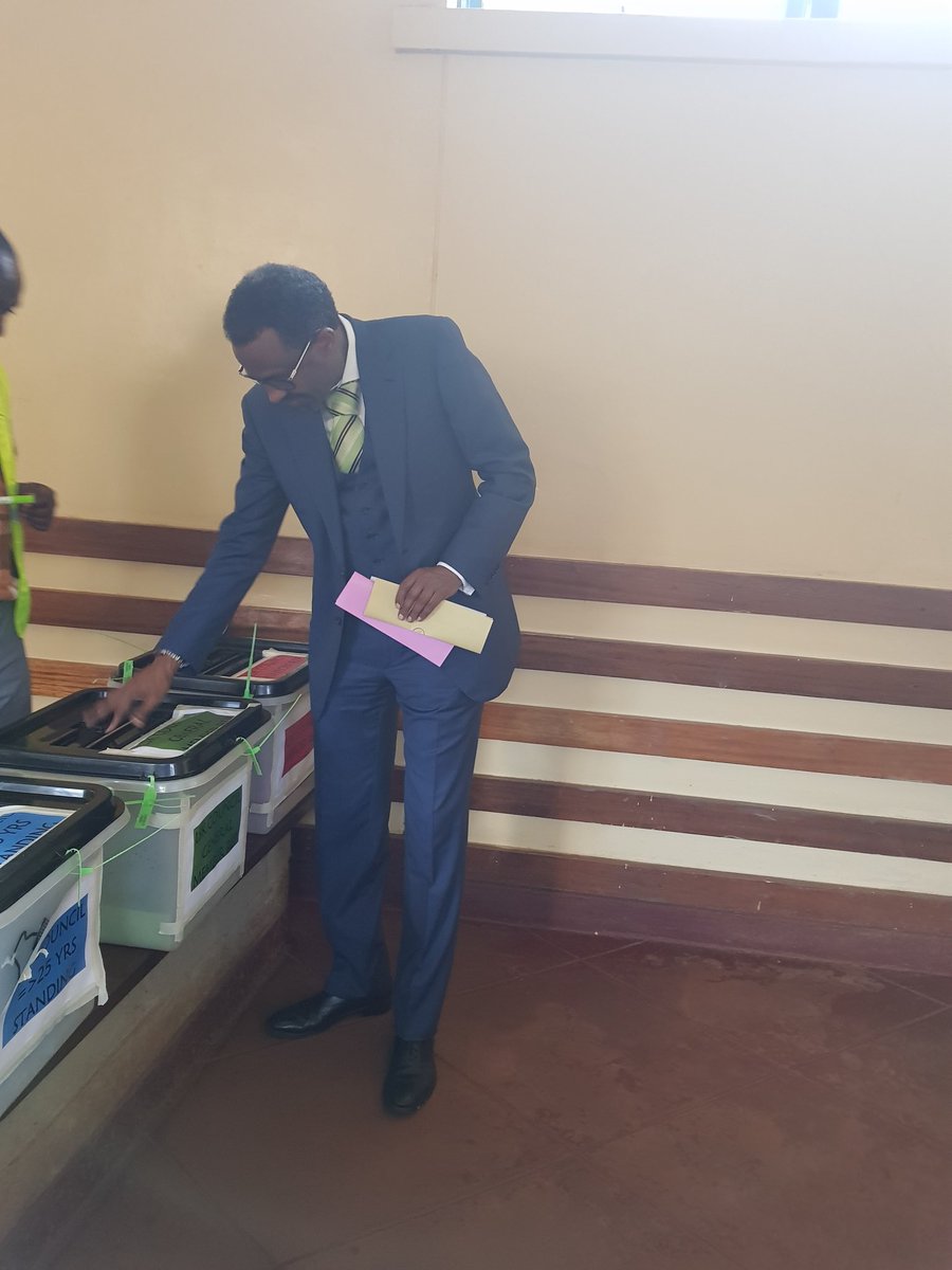 ahmednasirlaw's tweet image. Casting my vote at the Embu High Court...