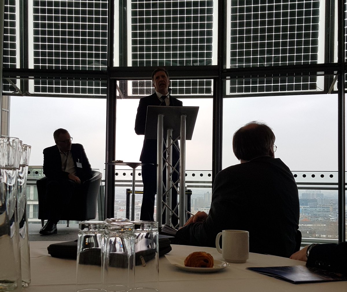 mattdenbyO2's tweet image. Such an exciting time to work in the city! TfL's Matt Griffin presenting the 'Connected London' plan at City Hall.