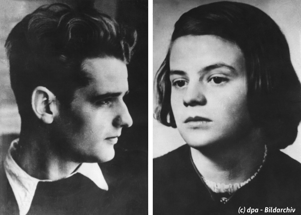 Heute vor 75 Jahren wurden Hans Scholl, Sophie Scholl und Christoph Probst von den Nazis hingerichtet. Ihr „Verbrechen“: Sie hatten Flugblätter gegen Hitler und das Regime verfasst und öffentlich verteilt.

#WeisseRose #GeschwisterScholl #NeverForget