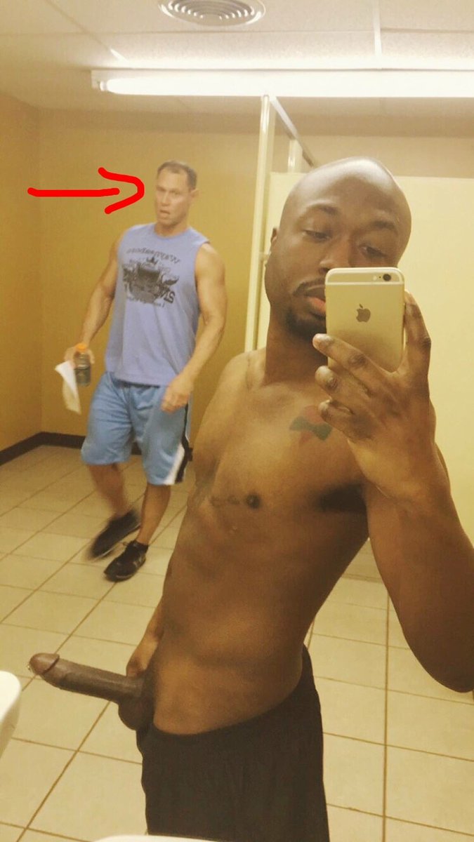 livingout02's tweet photo. When u walk in the locker room and oops surprise!! https://t.co/QHi8GQcUnc