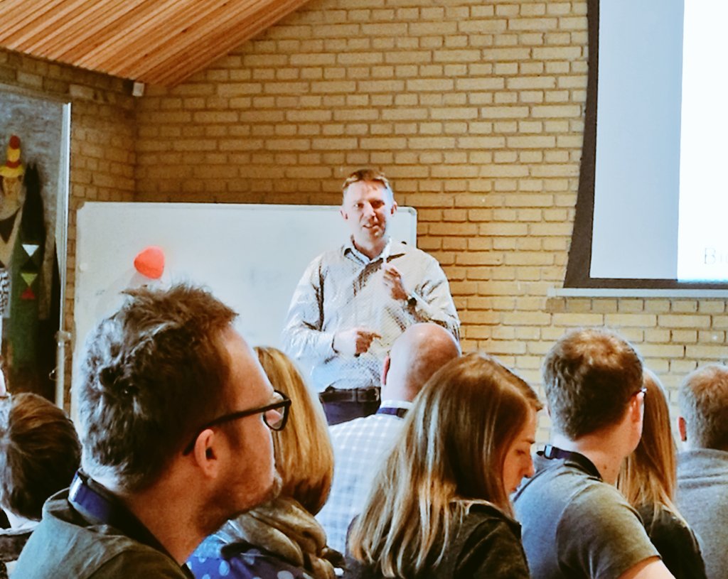 SpomanOS's tweet photo. Did you know that prevention of infections and drug delivery can be combined by using advanced silicon/hydrogels? Thank you for an inspiring talk @biomodics at the #OpenSeminar today. #openscience #SpomanOS #Science https://t.co/IH4IwHDV1s