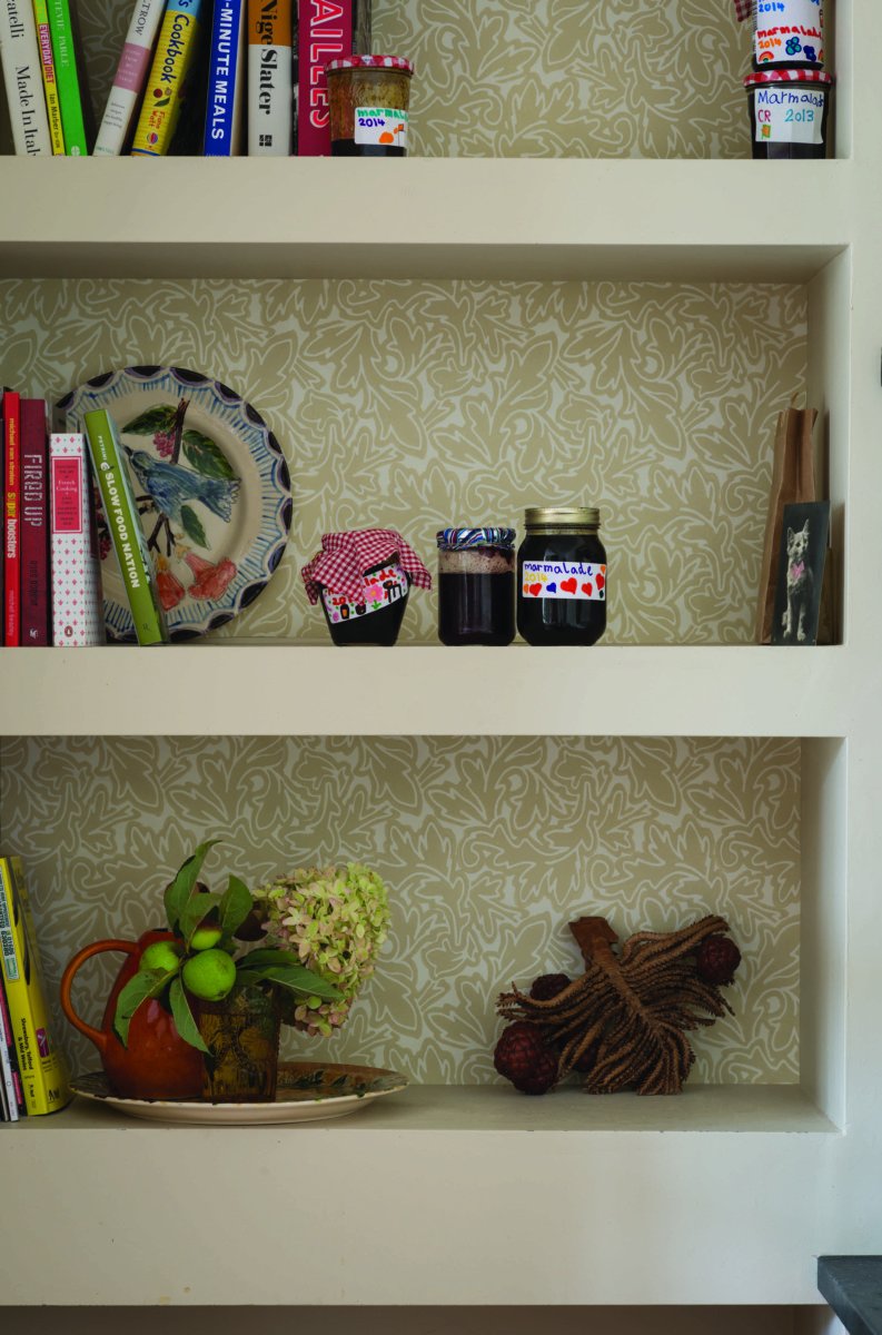 We share some simple ways to introduce colour in to your home...

thechromologist.com/adding-colour-…