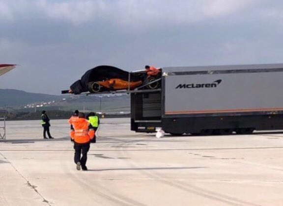 sullyvanf1c's tweet image. Now we have a leak of the McLaren after a little mishap