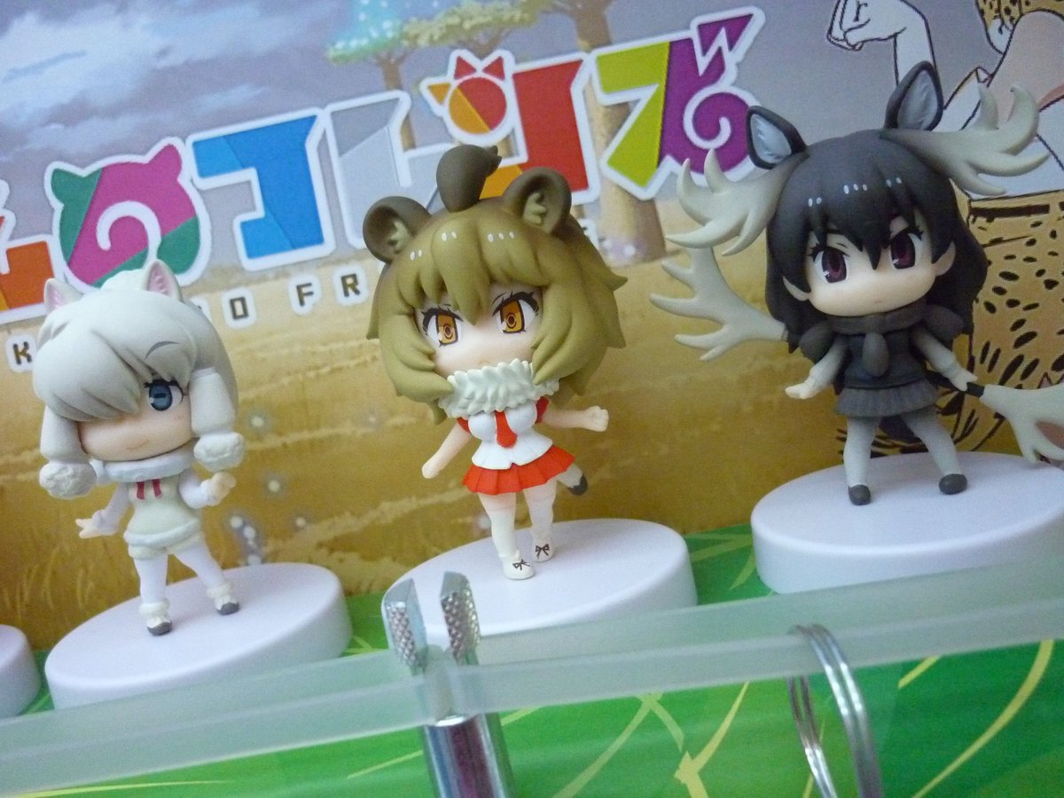 けものフレンズ ちょびるめぷち アルパカ スリ ライオン ヘラジカ とプライズ ラッキービーストのゴムひも付きぬいぐるみ がアミューズメント施設に導入開始 けもちゃん