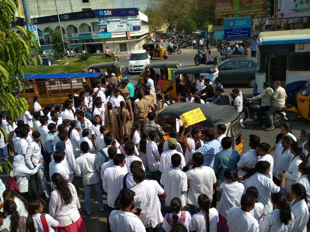 fabiha_aiman's tweet photo. With all Respect,
@ktrts @telanganacmo @trsharish @minit telangana @rao kavitha 
 @narendra modi 
 @sushma swaraj 
THE PHARMD RALLY! #PHARMDCADRE. #PHARMD wants JUSTICE!! https://t.co/006pt4ZCA7