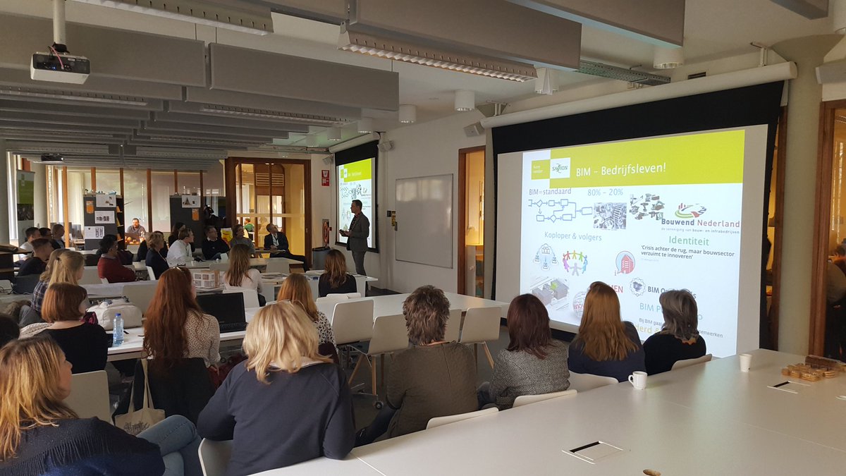 SaxionBIMLab's tweet photo. Onze @Saxion voorzitter cvb Anka Mulder on tour bij @SaxionBBT in ons @Saxion BIMlab. Opleidingen + studenten presenteren #SaxionTBK @Saxion_CIV @btb_saxion @SaxionArch #SaxionBouwkunde #Saxion https://t.co/dtNCIDalaS