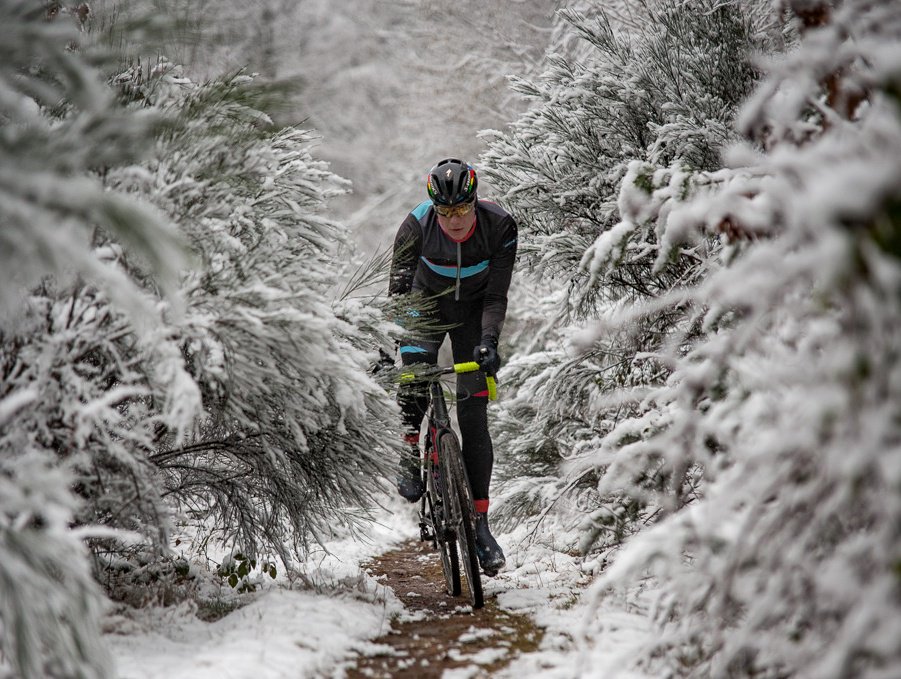 The weather stays the same - cold and frosty ☃️❄🤙😆
#winter #cold #snow #frosty #spring #bike #biking #cycling #cyclinglife #cycle #cycles #pic #fit #lifeyourdream #outside #free #joy #happy #smile #passion #wonderland #blackforest #lifestyle
<a href="/biehler_sport/">biehlercycling</a> <a href="/sportimportgmbh/">Sport Import</a>