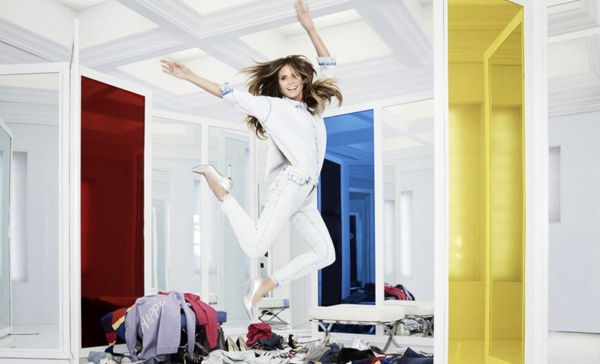 lidlfrance's tweet photo. Découvrez #Letsdenim, la nouvelle collection Heidi Klum x Lidl !
Retrouvez l'article complet de https://t.co/sgo4LfyuBN ici ➡️ https://t.co/gGU78HmAlh https://t.co/VPGutgQI3m