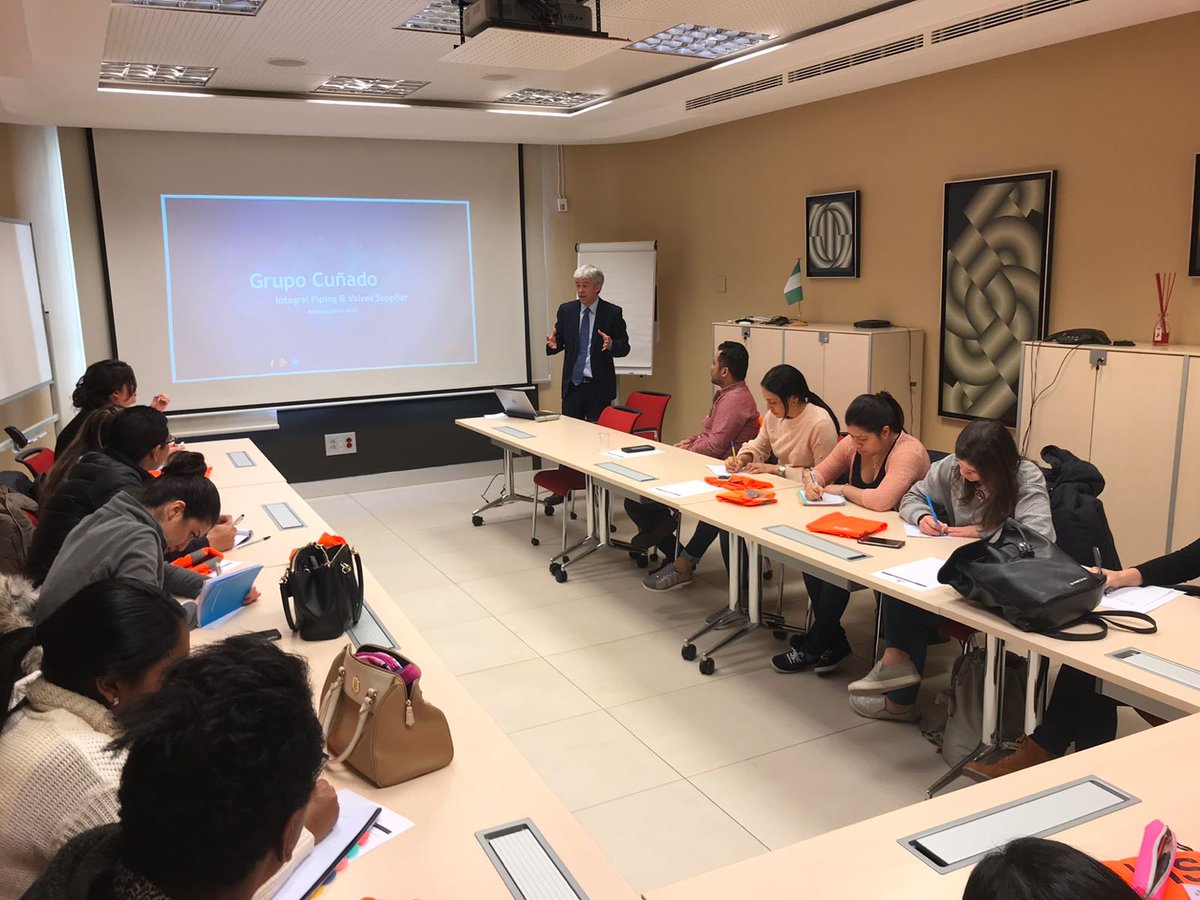 Nextibs's tweet photo. ¿Qué mejor forma de aprender de exportación e internacionalización que recibiendo una clase en una de las empresas con mayor proyección de España? #AlumnosNext de #MIB y #MICAE visitan Grupo Cuñado #ClasesEnEmpresas https://t.co/oT1W0H90a0
