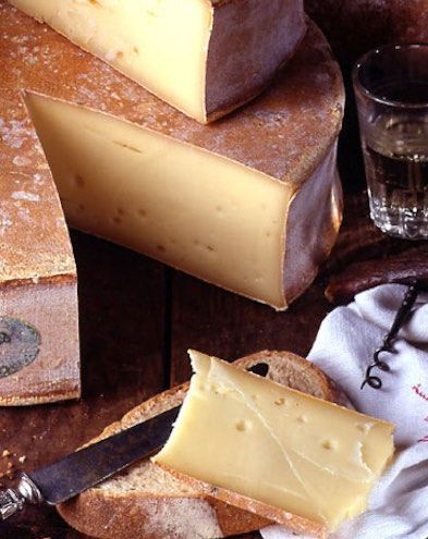 CrielAMC's tweet photo. #Portrait : un #fromager venu du soleil levant ! Après un voyage en #Savoir il décide de s'installer pour vivre de sa passion. Une belle histoire à découvrir : https://t.co/98csufFlcU https://t.co/6N6X121wfS