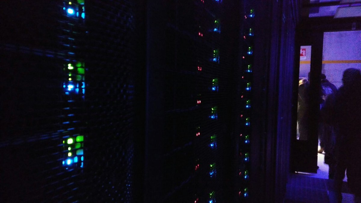 NextMe_it's tweet photo. All'interno dell'HPC4 di @eni 
#ImagineEnergy #innovation4energy https://t.co/Ced59ZQdhM