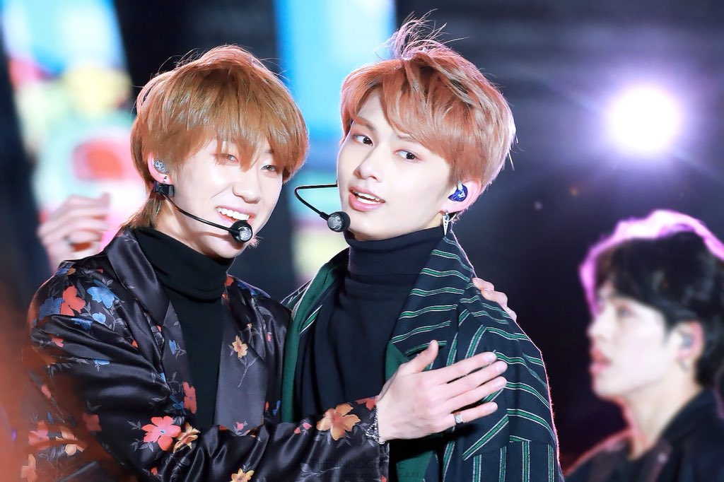 WOOZi1095's tweet photo. มือและสายตาของทั้งคู่ เขารักกันค่ะ💗 #JUNHAO #จุนฮ่าว https://t.co/nOMwgsG5pJ