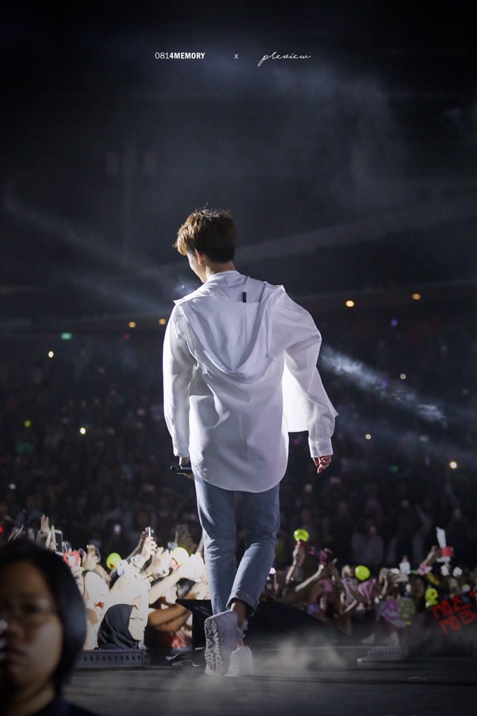 0814memory's tweet photo. 180221 싱가폴 Kstargram Concert #stargramsg #B1A4 #공찬 @B1A4_gongchan 까먹었던 플뷰..🤦🏻♀️ 이제 마지막이야아아아>_< 봐도봐도 보고싶다아.. 찬보싶😭🐶😭 https://t.co/5Hf9gucoeX
