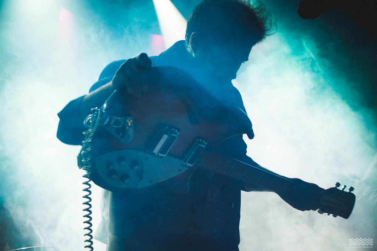 BACK TO THE START  \\\ \\ \\ \

Hemos decidido que nuestro segundo disco va a ser el mejor de nuestra vida.

Si algún día no nos veis por aquí, no preocuparos, porque estamos escribiendo canciones.

Gracias a todxs por estar ahí, seguiremos informando (o no).

Pic by <a href="/anndy_rock5/">Andrea</a>