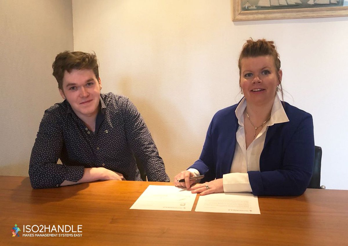 ISO2HANDLE's tweet photo. Champagne!๐พ #ISO2HANDLE verwelkomt vandaag #IKAS als nieuwe consultant! https://t.co/JTlVzwcbG7
